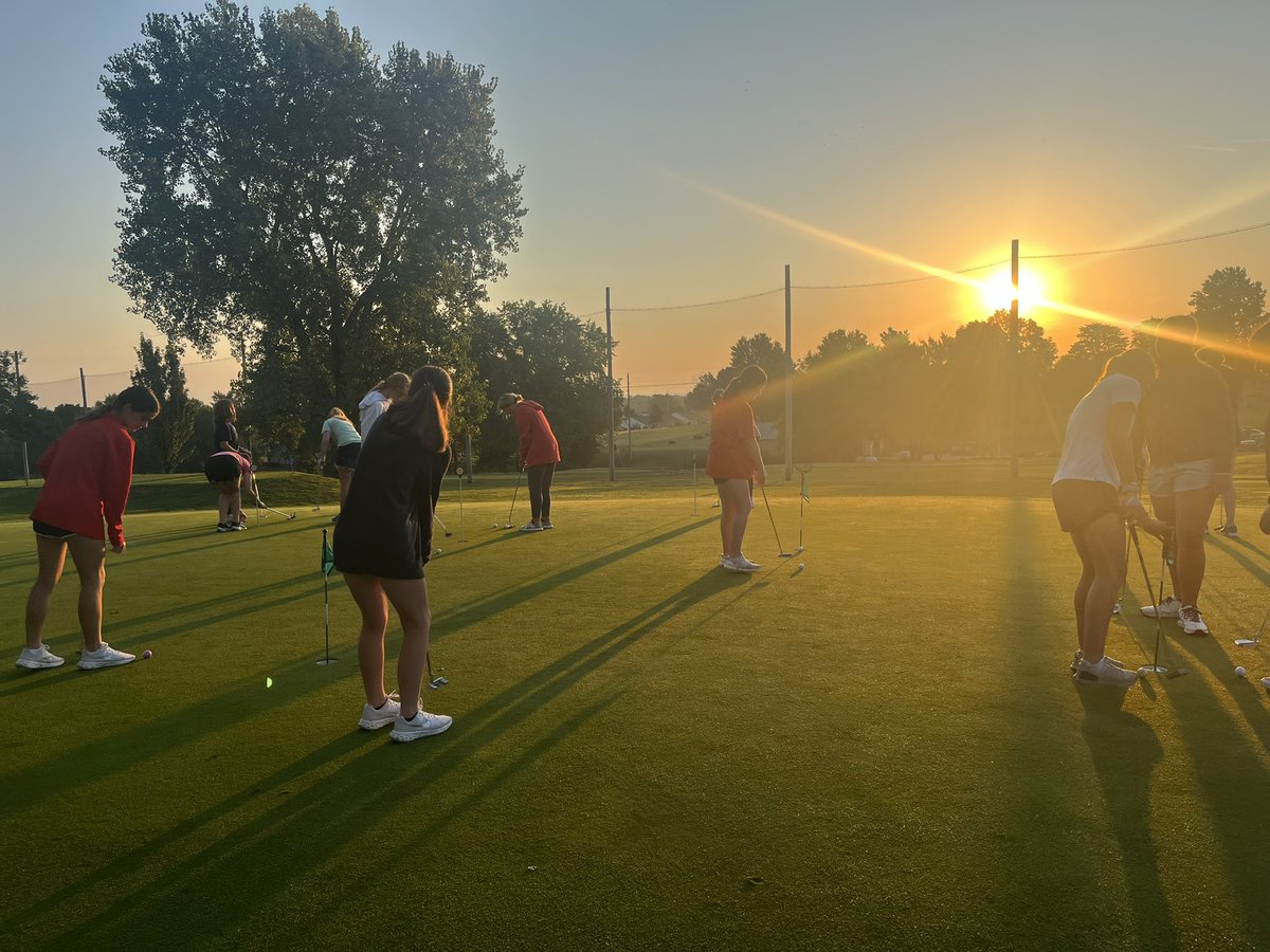 WamegoGolf's tweet photo. Beautiful morning for a sunrise practice! Been a great first 2 weeks of practice for our squad! #Vision316 https://t.co/QFalLqmIHC