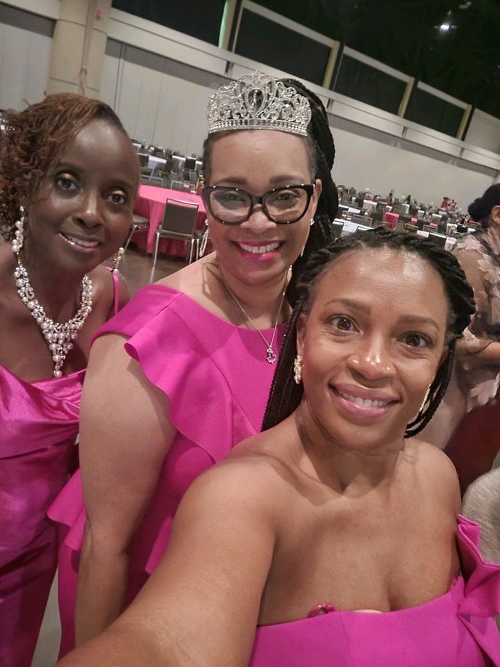 akasinfortmill's tweet photo. Omega Tau Omega was well represented with over 40 members in attendance! If you attended, what was your favorite moment?

#flashbackfriday #akainternationalconference #69thBoule #orlandoflorida #serviceandsisterhood #gotpearls #omegatauomega #akasinfortmill https://t.co/0DWwe5KJXj