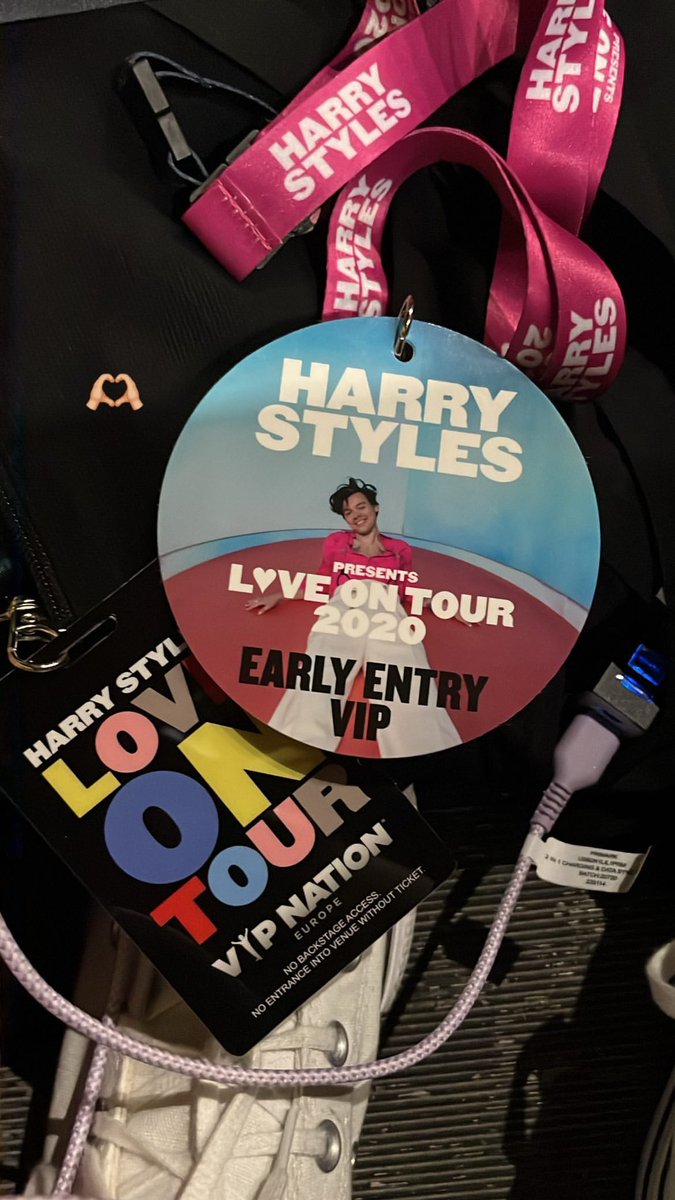 cherrysfreak's tweet photo. rt for good luck love on tour 2023 🫡 https://t.co/blssvOCc1L