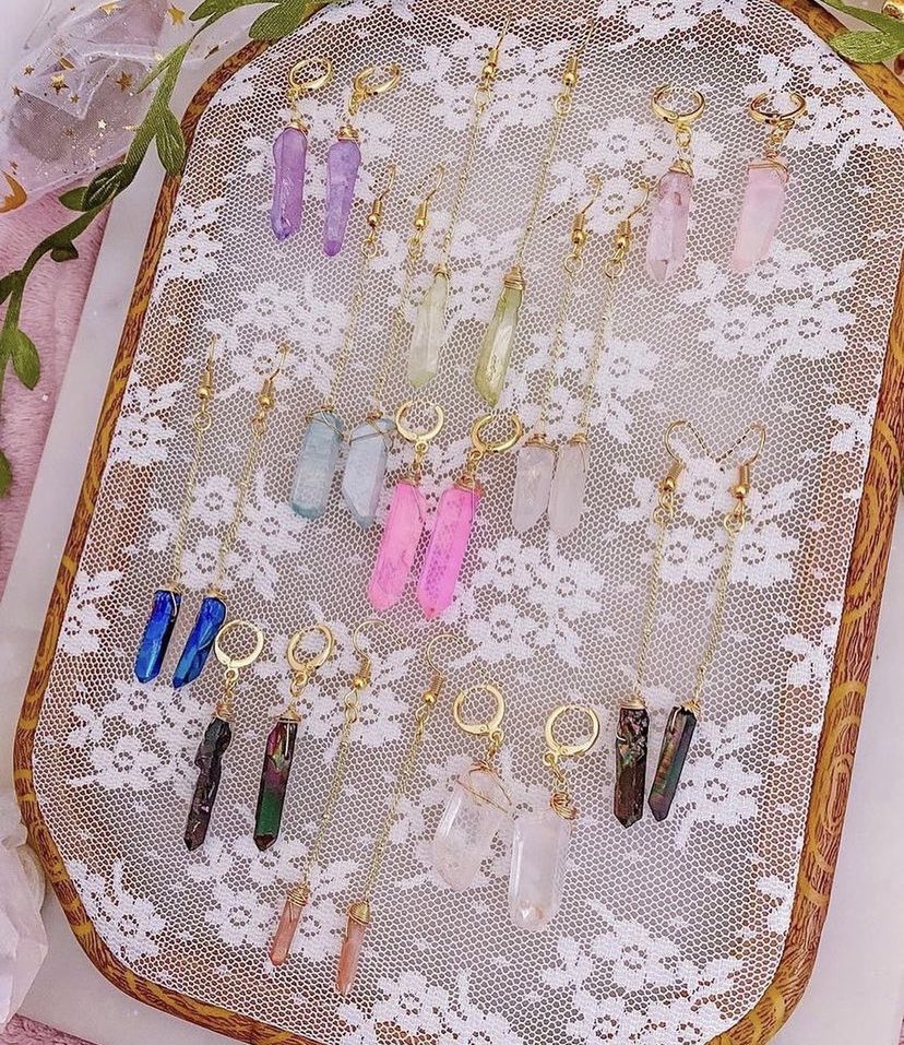 lunarlana_'s tweet photo. $12 update TODAY at noon cst!! 

I’ll have cute crystal customs, book thongs &amp; I’ll be marking down some items in my shop ✨ https://t.co/uXbZrx3UJk