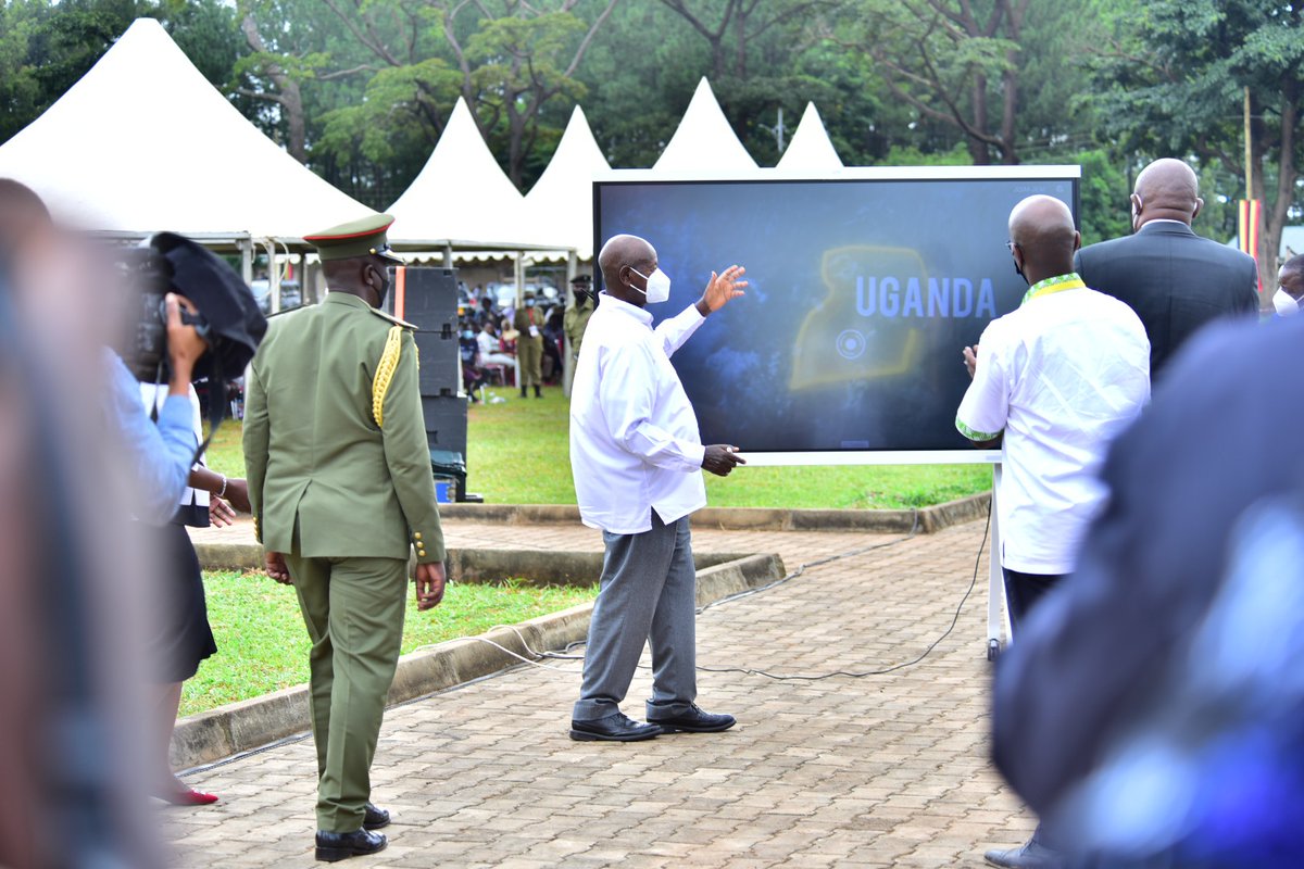 VictorNimusiima's tweet photo. "Uganda is only getting $800 million, and it is one of the big earners from Africa ,The Europeans are making more money from Coffee than us." -@KagutaMuseveni 

#digitzeUg 
#YouthDay2022 https://t.co/kp4P3DKXDO
