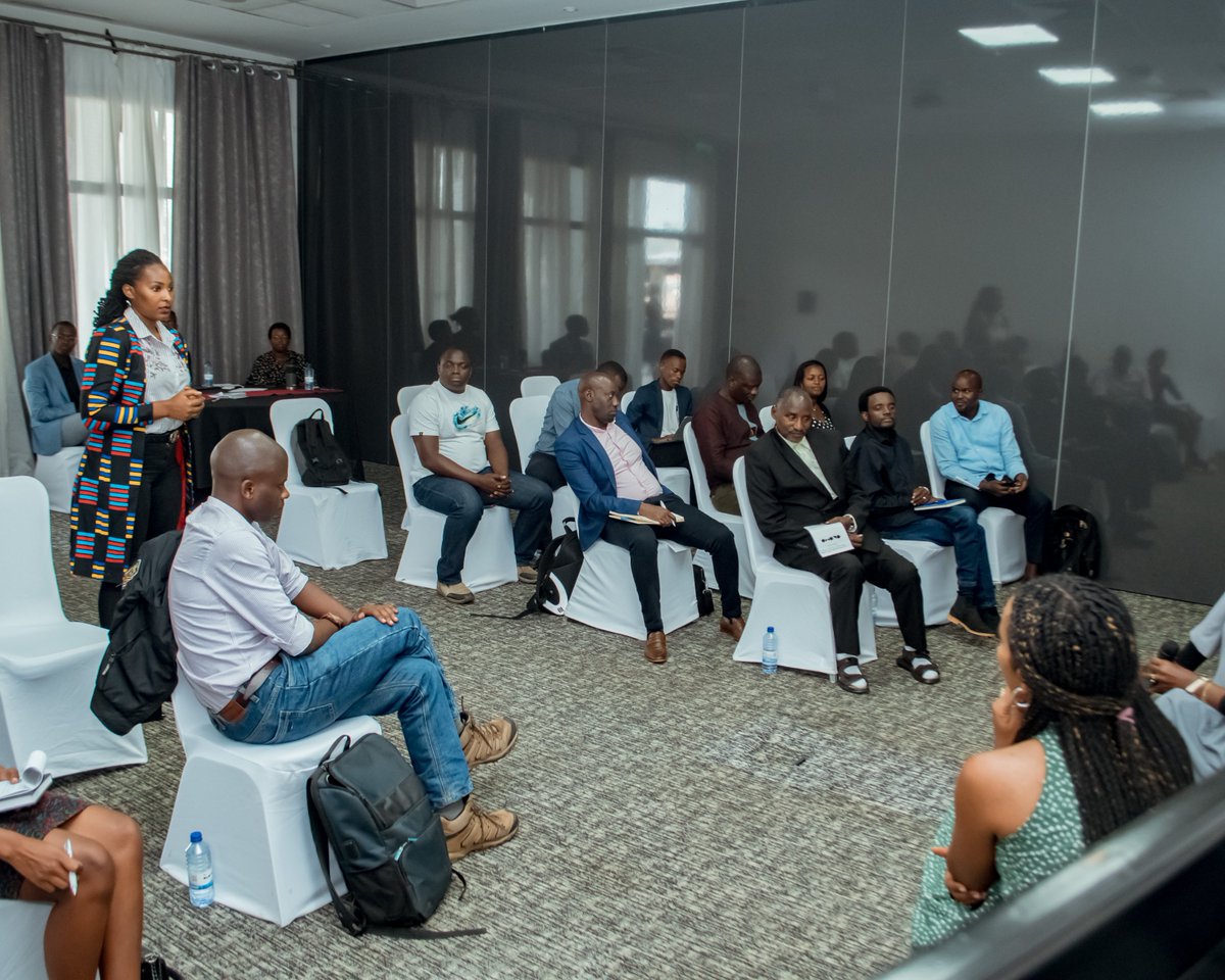 siirwanda's tweet photo. Beaming with joy after the thrilling and inspiring time we had with our 2022 #SIIChampions during the #SIILeadershipMasterclass!
In the bid to BUILD a community of creative collaborators, our champions heard from key players in leadership, business, and non-profit sectors! 1/4 https://t.co/ko5Fa5P09N