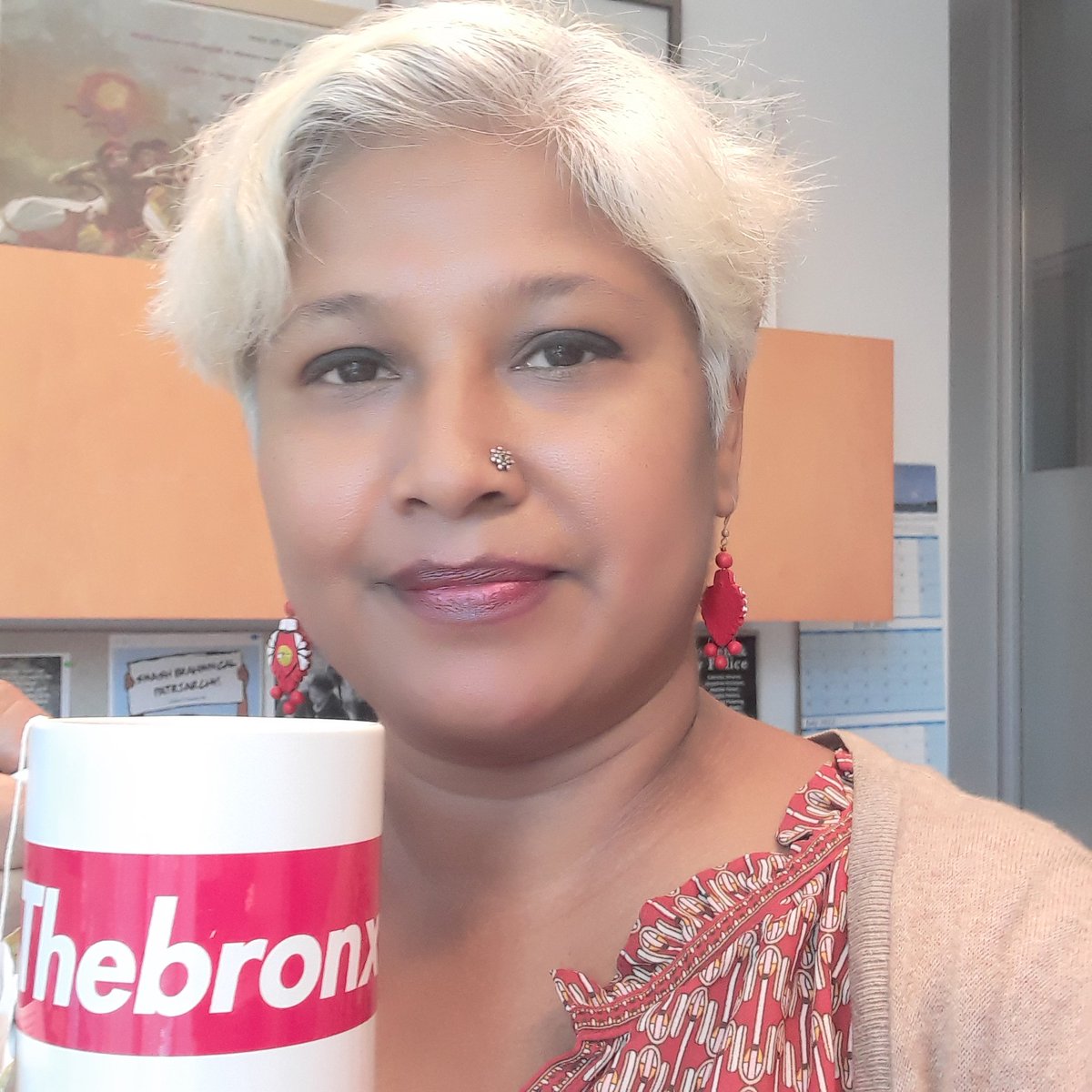 profhuq's tweet photo. Missed the first day of school selfie but made it up for second class. Holding THE perfect gift from my student now a rising 2L. 🤗 Got to be careful tho cuz I'm in Queens territory. 🍵🤣 #Bronx #BronxGirlsKnowLaw #Okurr #lawtwitter https://t.co/9Mdv5GyckJ