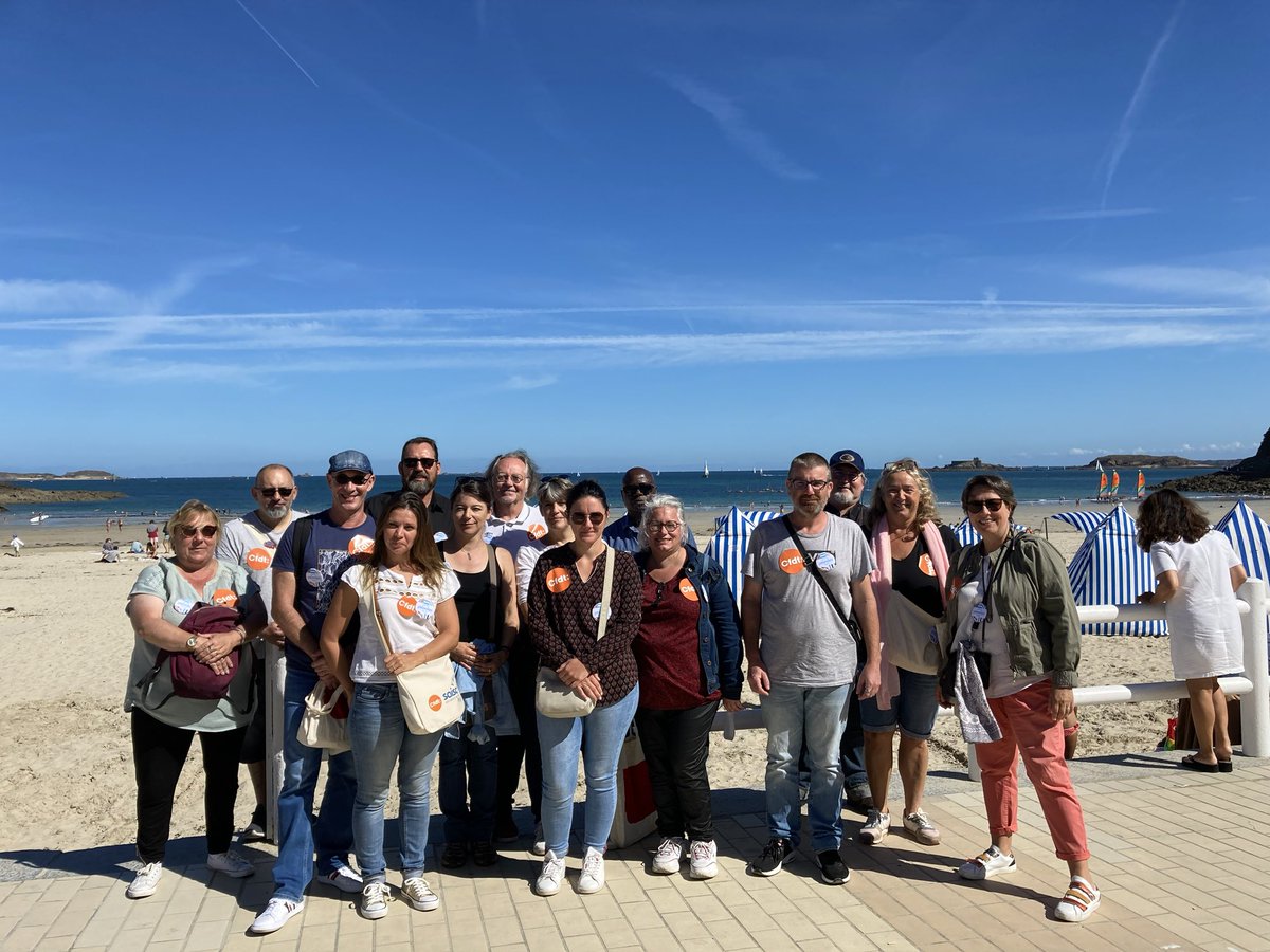 RondelCFDT's tweet photo. L’équipe militante @CfdtBretagne à la rencontre des travailleurs #saisonniers à @Villededinard : écouter, renseigner, promouvoir des dispositifs facilitant la vie des #jeunes @Visale_fr #CEZAM avec la participation de @CathPinchaut 🙏 https://t.co/vhzhjB7hK0