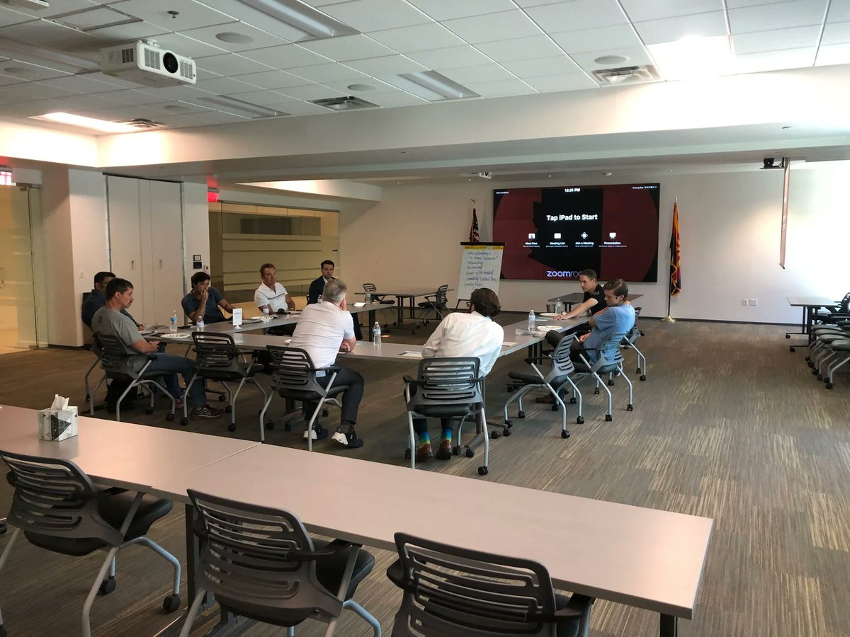 AZ Founders Meetup was a sucess! I hosted my first ever AZ Founders Meetup this week! How great is it to build a community of leaders that you can relate to and also help build each other up with new ideas and perspectives! I look forward to our future meetups!
