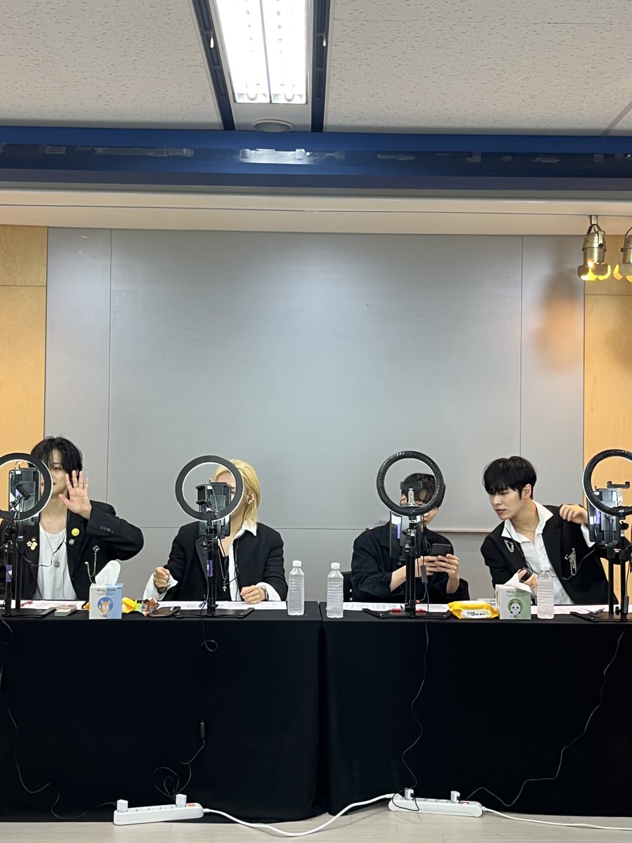 XEED_JP's tweet photo. 【Today's XEED＆クラウドファンディングについて】
無事にビデオ通話が終わりました！みなさん楽しんでもらえましたか？クラウドファンディングは目標額を超え、達成することができました。ご協力、本当にありがとうございました🙇‍♂️

#XEED #シード
#TheXEEDonYourHEART https://t.co/nBna7UfOfa