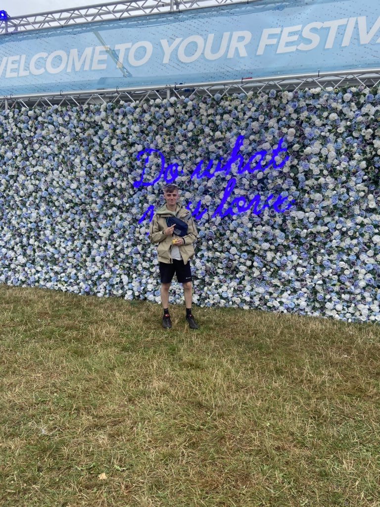 wilsonsam101's tweet photo. #NoMusicOnADeadPlanet  #leedsfest https://t.co/DoM72a9GV2
