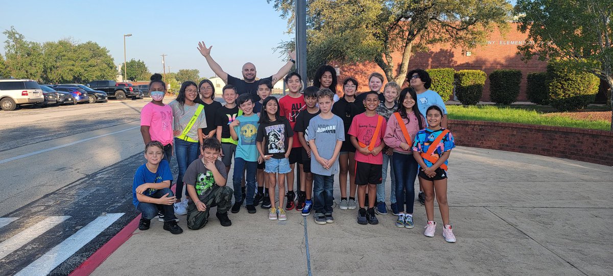 CoachBuck210's tweet photo. Red, White &amp; Blue🇺🇸,

I represent to you, 

The 2022,

Harmony Patrol Crew 💪🏽!

#inspireharmony #safetypatrols https://t.co/bmZxJcXyDH