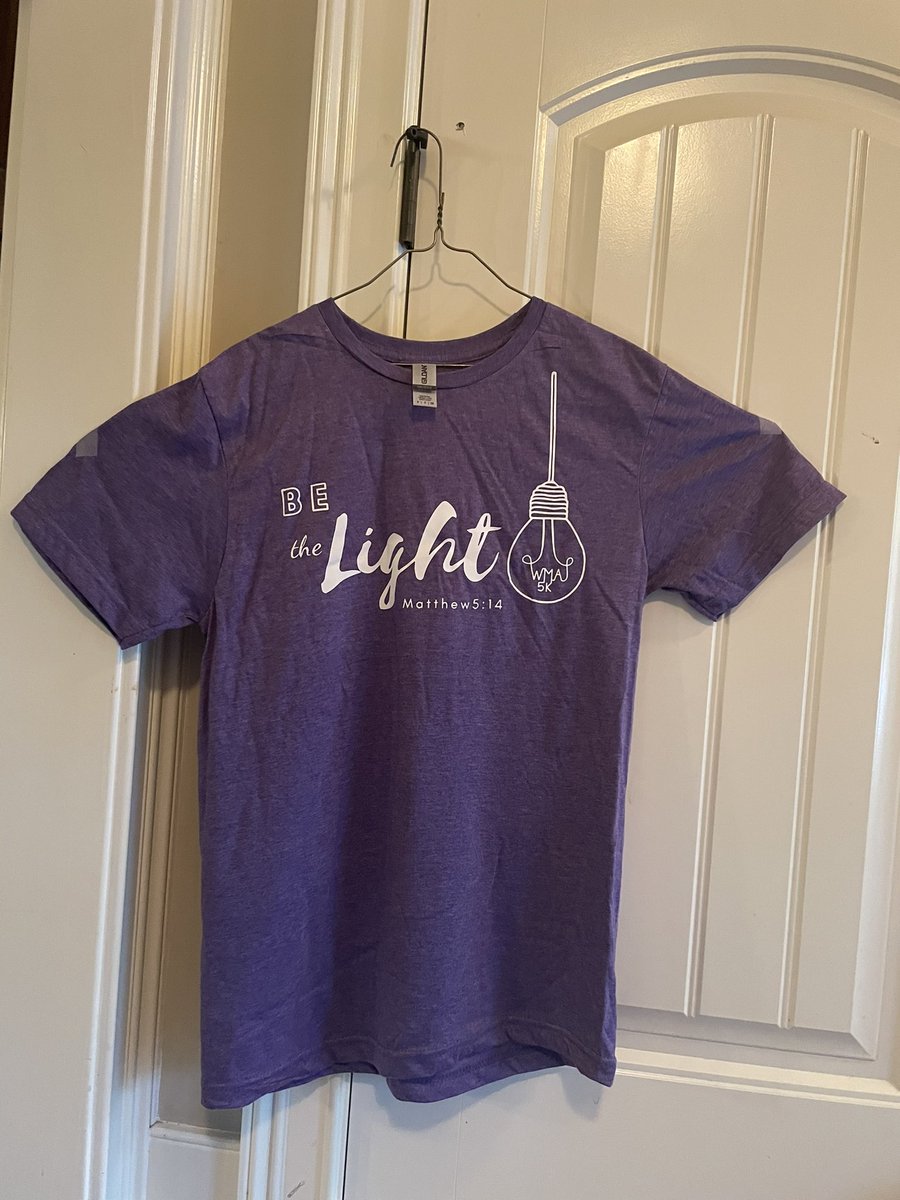 Out of town - running the race virtual and want a t-shirt?   Today is your last day to register!   Register by midnight and this beautiful cozy Tshirt will be in the mail to you!   You don’t want to miss it !   Register now !

wakemonarchacademy.org/be-the-light-2…