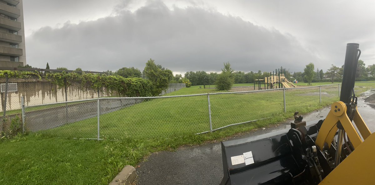 handymanx1's tweet photo. @ConnorMockettWX quite the line moving in off the river! https://t.co/DNERjcfCnL