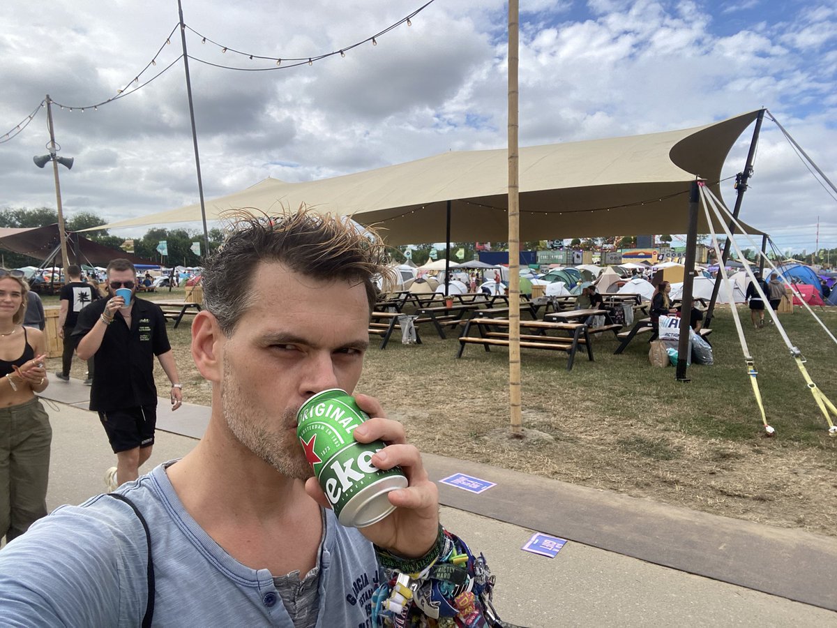 BadToxic's tweet photo. Just #arrived at the #Mysteryland #camping, built up the #tents & fetched my #coldBeer.
#arrival #Ankunft #entrance #Eingang #Zelt #Zelte #tent #camping #Zelten #PompStation #Heineken #beer #Bier #kaltesBier #festival #MysterylandFestival #musicFestival #Musikfestival https://t.co/0OFlczYH28