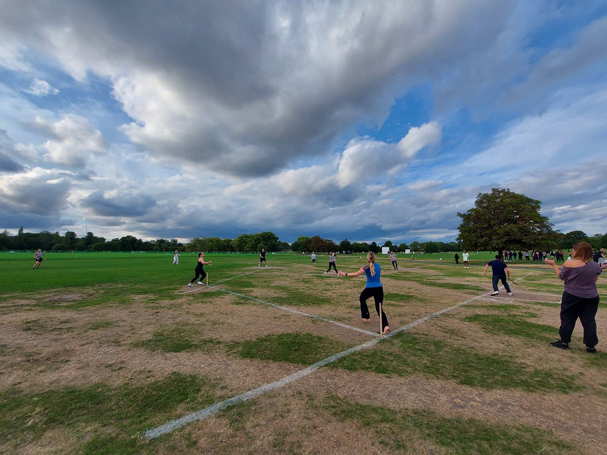 Leslie Jones tweet media