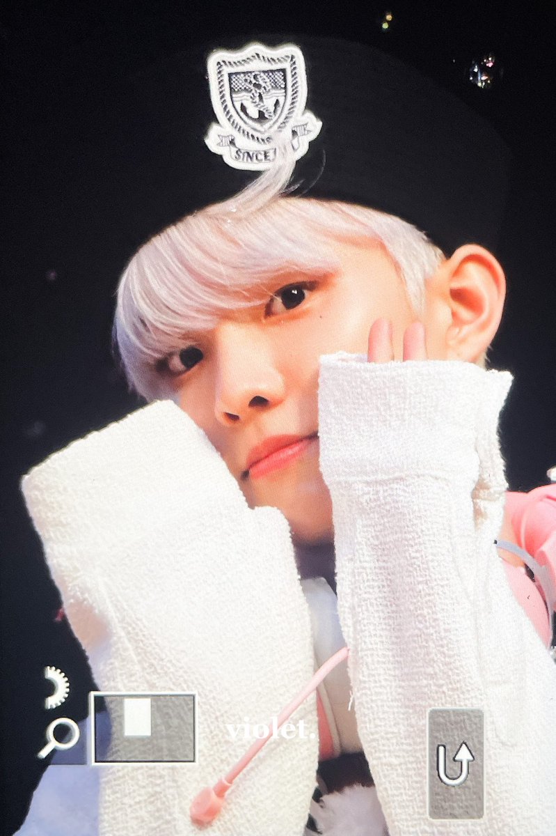 violet_1105's tweet photo. 220826 귀여워서 실명함@.@

#THEBOYZ #더보이즈 #지창민 #큐 https://t.co/iv6mXm7ZqE
