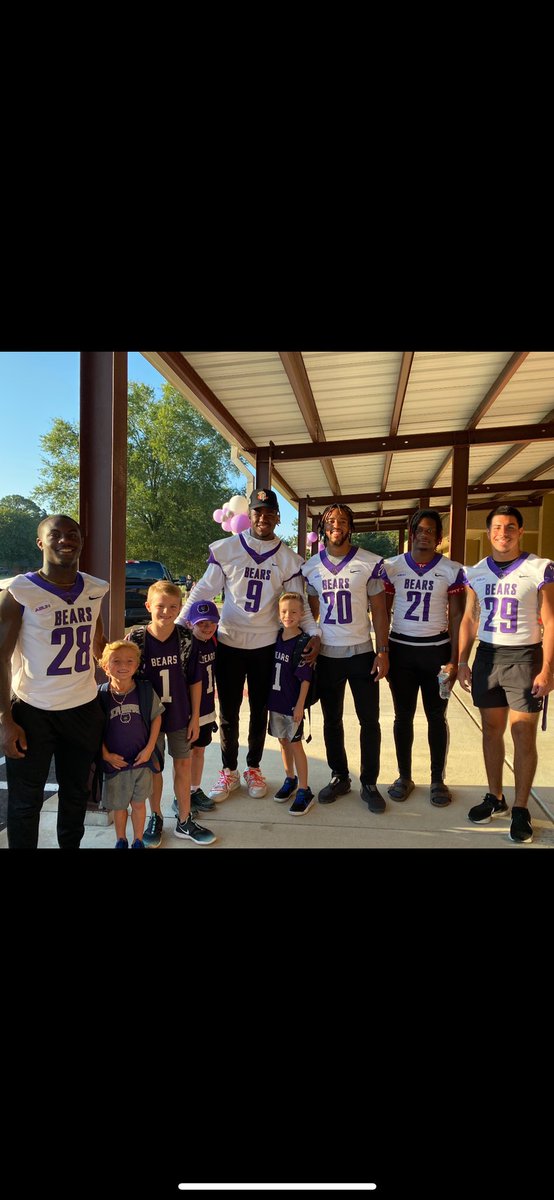 UCA_Football's tweet photo. Another day,
Another opportunity to serve the community we appreciate so much!
#BearClawsUp #FearTheStripes https://t.co/0Sztb5aDQB