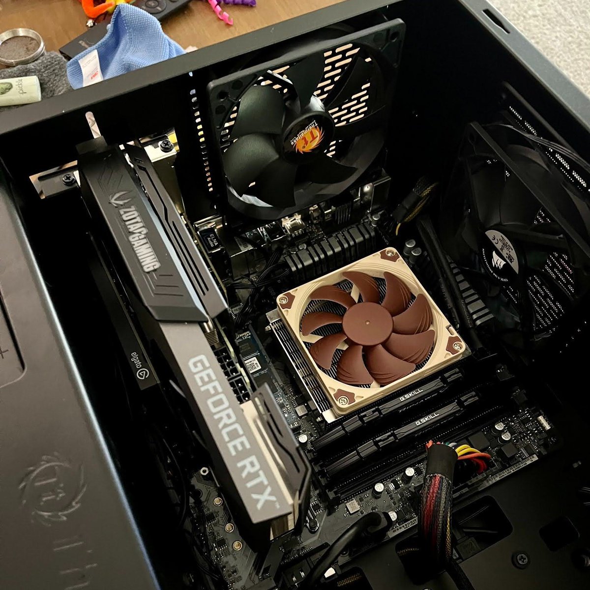 ZOTAC's tweet photo. Do you have an add-on card in the PCIe slot in front of the GPU?
📷 TW: @Camp_LynLake
#Tech #PcHardware #PcComponents #RTX30 #PcBuild #GamingPC #PcSetup #Streamer #StreamPC https://t.co/SVvGYCD4Wq