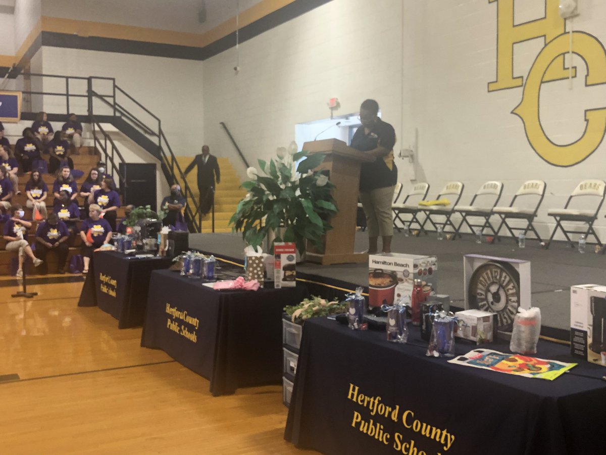 tammi_ward's tweet photo. The greatest time of a @HCPS01 new school year - CONVOCATION #ALLINFORLEARNING #newthinking4newtimes #makingadifference @hertcomiddle @hch_school @HC_BPS @RiverviewEleme1 @csbrownstem @hcearlycollege @AhoskieES https://t.co/tDf0kUoCKf