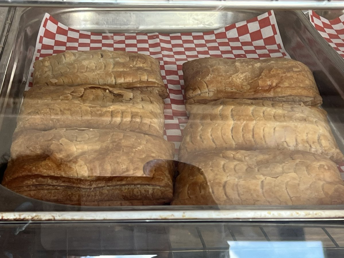 barneysbakes's tweet photo. Are you attending @Creamfields and want affordable cakes, savouries, sandwiches and more? @TheBakeryOutlet if offering special meal deals to #creamfields attendees https://t.co/SsqqRIQpvK