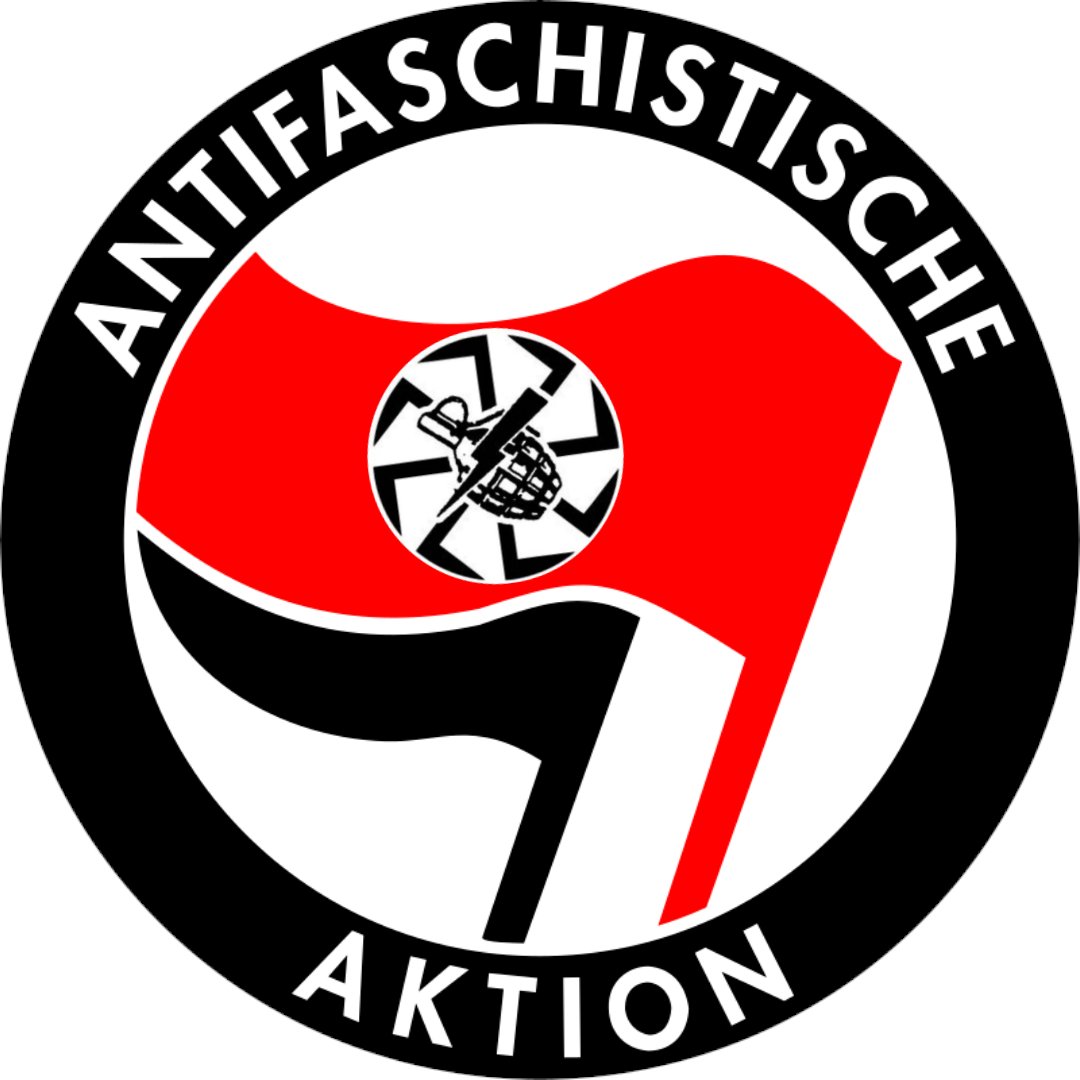 SovietStahlhelm's tweet photo. Algunos posters y propaganda Anti-fascista de algunos partidos Nacional-Bolcheviques: https://t.co/XVAJe8HTps