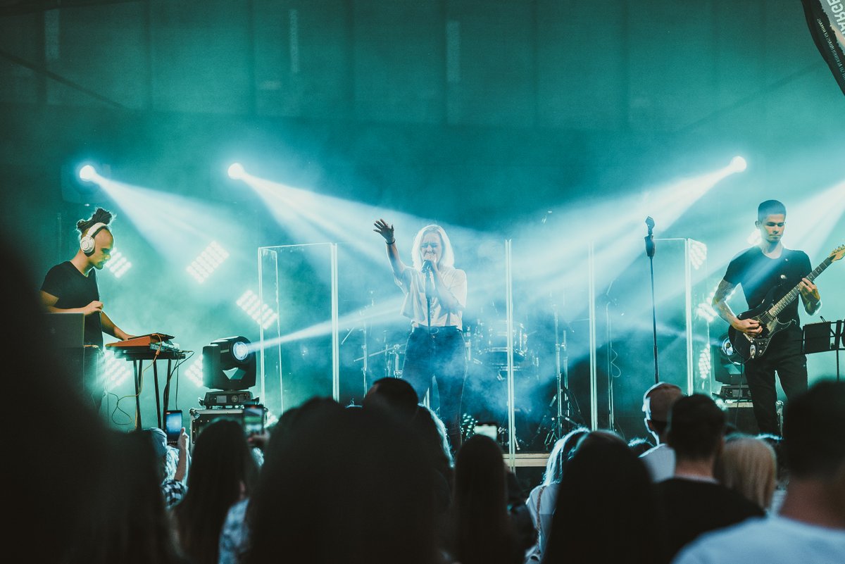ZalgirioArena's tweet photo. Last Sunday, fans gathered at #Pakrante and sang together with Alekna and Otreya. Let‘s remember this evening and unforgettable emotions! 📸
Stage partner: Pulse Energy.
Lounge area partner: Pringles. https://t.co/X0Ywv2x2pn