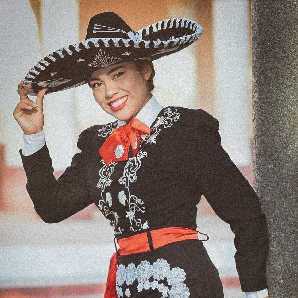 Alyn_Gt's tweet photo. #NuevaFotoDePerfil ALYN RODRIGUEZ, GUATEMALA. #Alyn #rancheras #cansiones https://t.co/ZAHPSbqbfV
