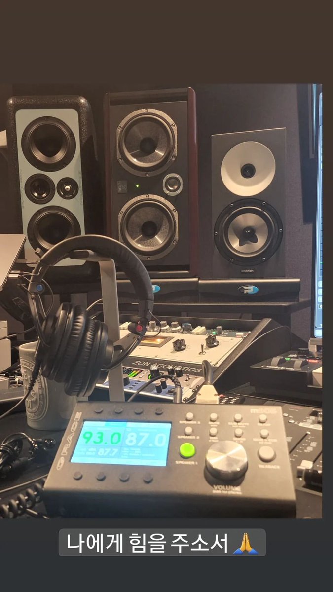 — #SUGA | #AGUSTD, mediante Instagram stories.

🐱: denme fuerza, por favor 🙏

cr.miiniyoongs <a href="/BTS_twt/">방탄소년단</a>