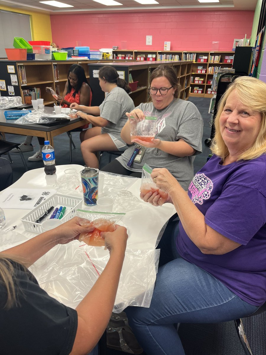 loripeyton's tweet photo. Started the morning @UnionESNC to learn a little more about AgTech and have a little fun!  @Renee_McKinnon1 @JenniferDeaton7 @AGHoulihan @SusanRodgersS4 #TeamUCPS @UCPSNC https://t.co/JnwPVcfvMv