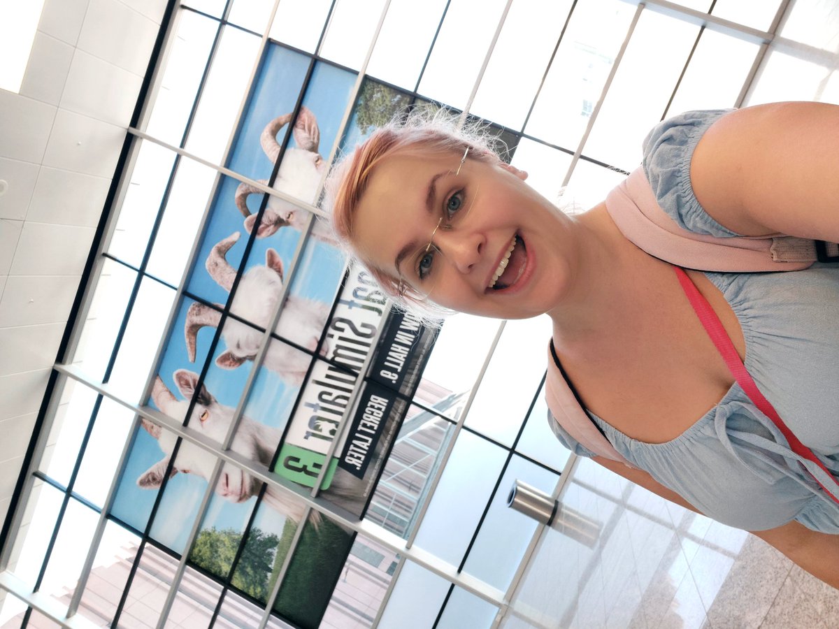TheNathiJEDWARD's tweet photo. @spur_creative @GoatSimulator @gamescom @CoffeeStainNrth @Coffee_Stain @Goat_Simulator Goats are great! I didn't get to try it with that long queue going on but I'll try one of the current versions for sure! Thank you 🌸🐐 https://t.co/jzHHYHDrIV