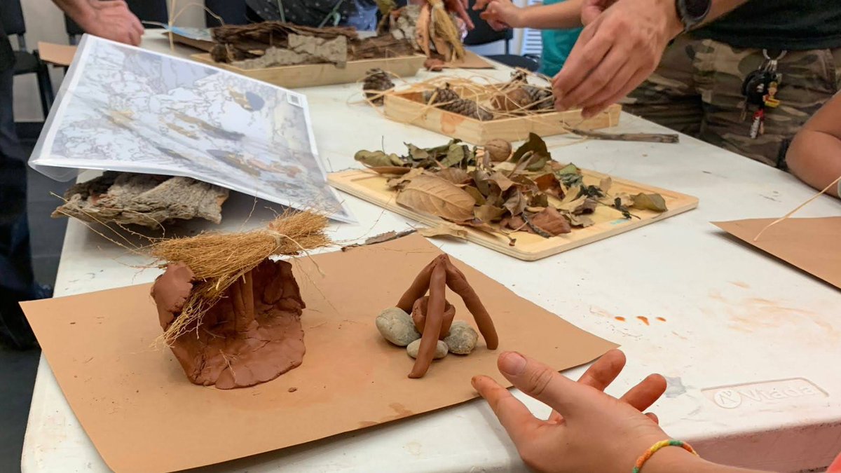 GeoparcOrigens's tweet photo. Avui els nens i nenes que han participat a l’activitat de “Gaudeix el Geoparc” han descobert la prehistòria mitjançant el joc i l’experimentació amb elements naturals

#GeoparcOrígens #UNESCO #ColldeNargó #geoparks #educació #activitatspernens  @CollDeNargo @lapluja https://t.co/8S1FrY7uVM