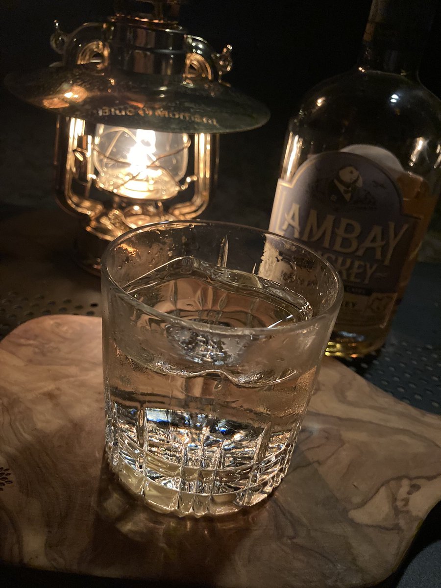 ryohei9152's tweet photo. キャンプでOn the rocks
のんびりサイコー
#お酒マン
#キャンプ
＃ソロキャンプ https://t.co/CXrpDAXgdQ