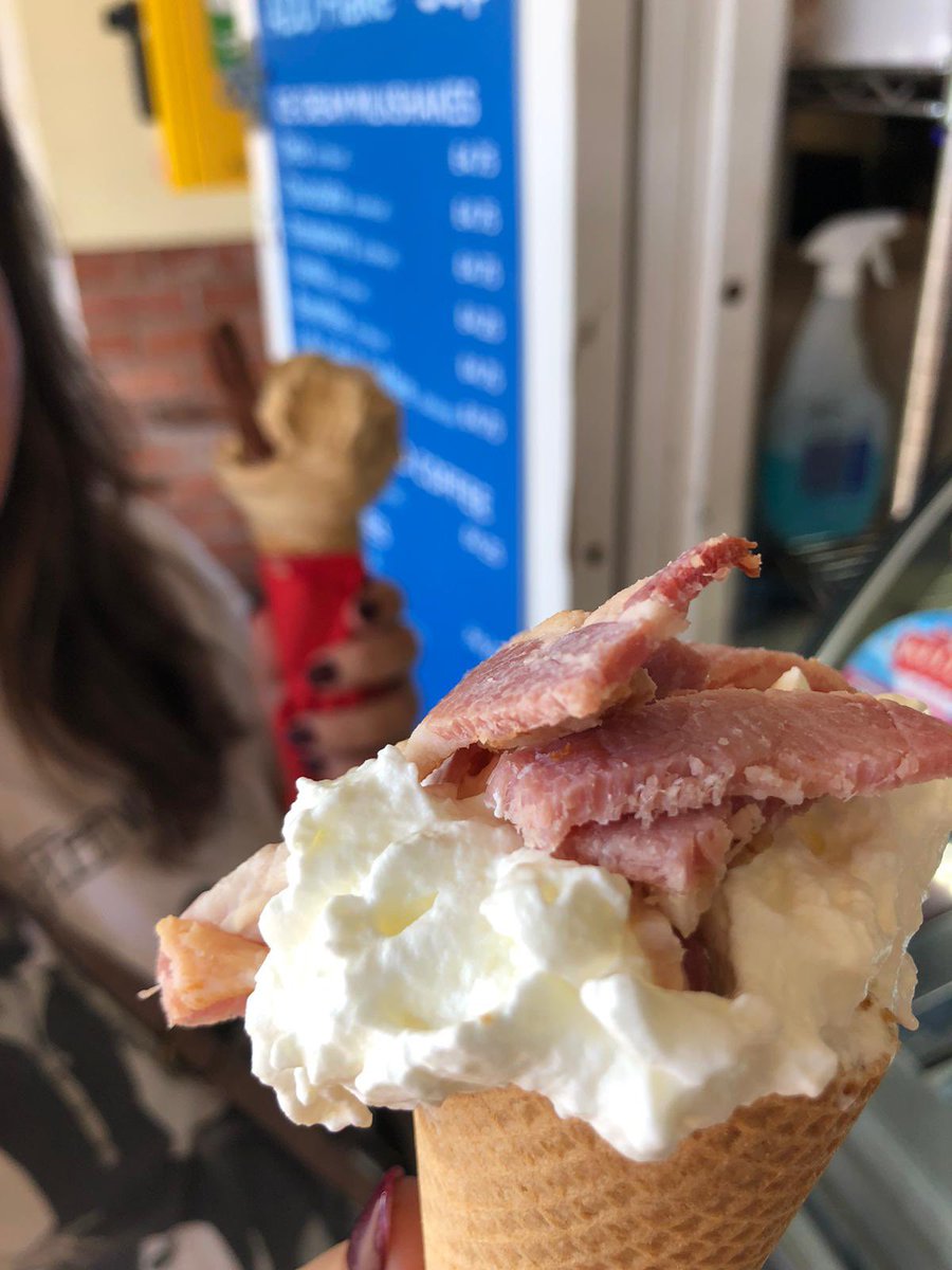 karenohara76's tweet photo. Dog icecream topped with bacon; can life actually get any better for Murphy? Last few days of treats before back to school @MostonFieldsPS #lifeofmurphy #heatonpark #baconicecream https://t.co/haCadXjZD1