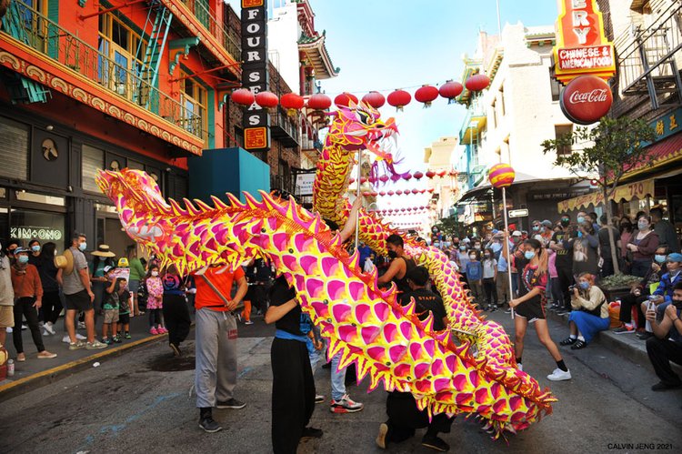 TheCivicEdge's tweet photo. Don't miss the Autumn Moon Festival in San Francisco's Chinatown, presented by the @SFCMA this Saturday &amp; Sunday from 11am-5pm each day! 

Visit the website below for more details &amp; for the complete schedule of events: https://t.co/ICOh9PCMbM https://t.co/OssIpJbP8V