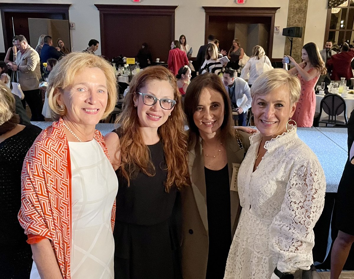 atperez_md's tweet photo. Celebrating Dr Sylvia Daunert #HispanicWomanOfDistinction at the 21st annual luncheon. Honored to be in their company @SylvesterCancer @umiamimedicine @StOngeMiami @ibddocmaria @MeckerMollerMD @univmiami @Latinamd https://t.co/xnM4uT5DUp