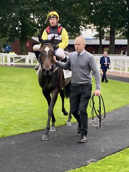 What a mare! Wickywickywheels wins her 5th race and our 1st Lanark Silver Bell! @OsheaTadhg gave Wicky a peach from the fast finishing @jimmyfyffe’s Sir Chauvelin & @PMulrennan giving the team a nice 1-2! #chuffedtobits