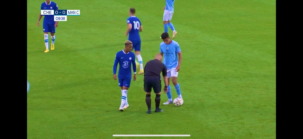 thekingadjor's tweet photo. #CFCDEV VS #CITYDEV
Chelsea in a 3 back shape like the senior team and City playing a Carbon Coby of their Senior Side building up from the back.
Game ON & live… #CFC https://t.co/I8Oxao3vyH