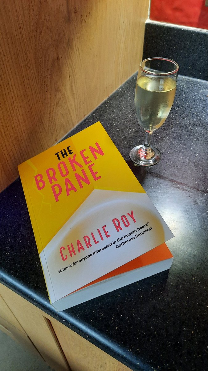 florajowriter's tweet photo. New book for the weekend. Just a few pages in and I'm already invested in these characters. #TheBrokenPane @DayInSpace @leamingtonbooks #DebutLab https://t.co/4uIUs5hWPk