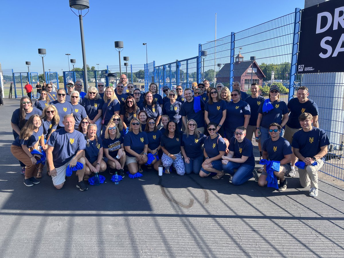 CTTechHS's tweet photo. Yesterday, CTECS staff officially kicked off the 2022-2023 school year at a #convocation celebration to welcome back our teachers and staff from 20 school locations! ๐๐ซ๐๐
Read more about the celebration here โก๏ธhttps://t.co/BFGAMUHcOh
#CTECSworks #BackToSchool https://t.co/Ifqlu1ESIZ