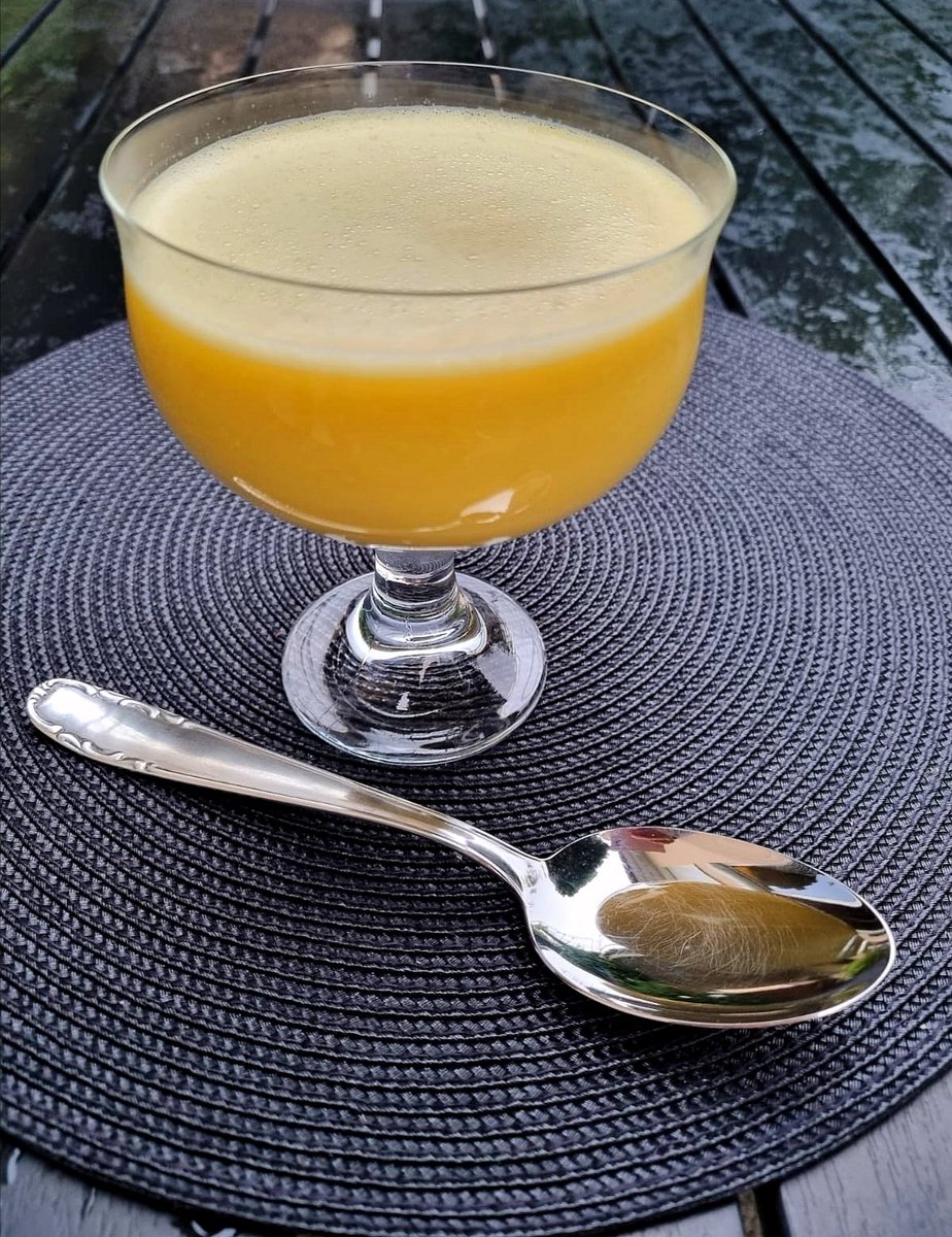 herzenskueche's tweet photo. Leckeres Maisschaum-Süppchen
Ich hatte noch ein paar Bio-Garnelen hinein gegeben. Ganz #easy, #yummy #superlecker
#food #foodie #Friday #soup #tasty #healthy #HealthyFood #abnehmen #fitness #gesund #foodblogger #suppe #mais #corn #easyrecipes https://t.co/VOH4mtOBxy