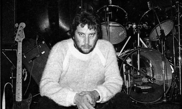 PunKandStuff's tweet photo. Happy birthday to Jet Black #TheStranglers 
I met him in a pub once and told him I was a massive fan, he told me to fuck off #memories https://t.co/VXga2UYzFu