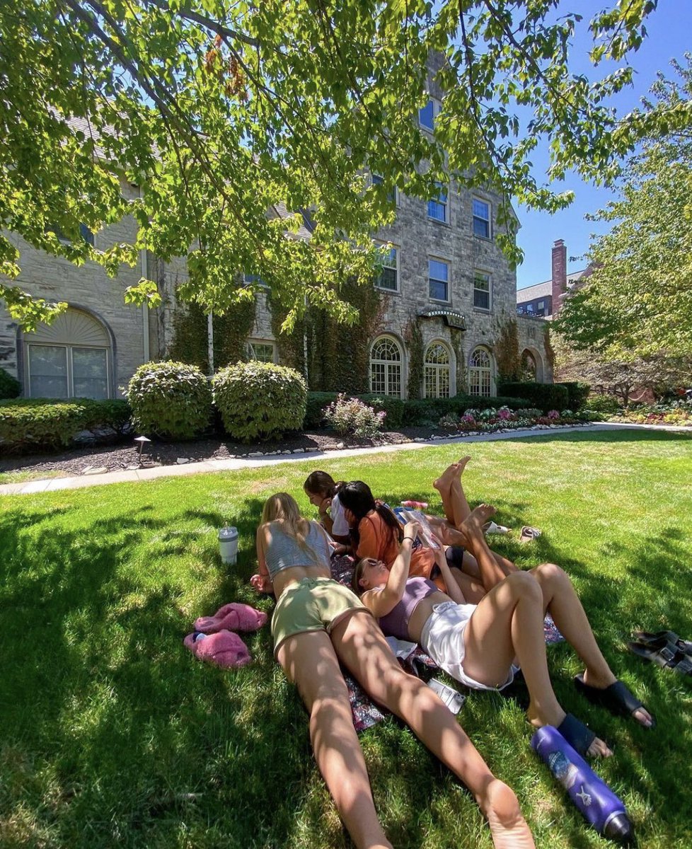 TGIF✨🧡😇

We hope everyone had an amazing first week back to school! We are excited for the upcoming weeks ahead filled with formals, philanthropy events, football games, and much more! 🫶🏼 

#nebraska #alphaxidelta #school