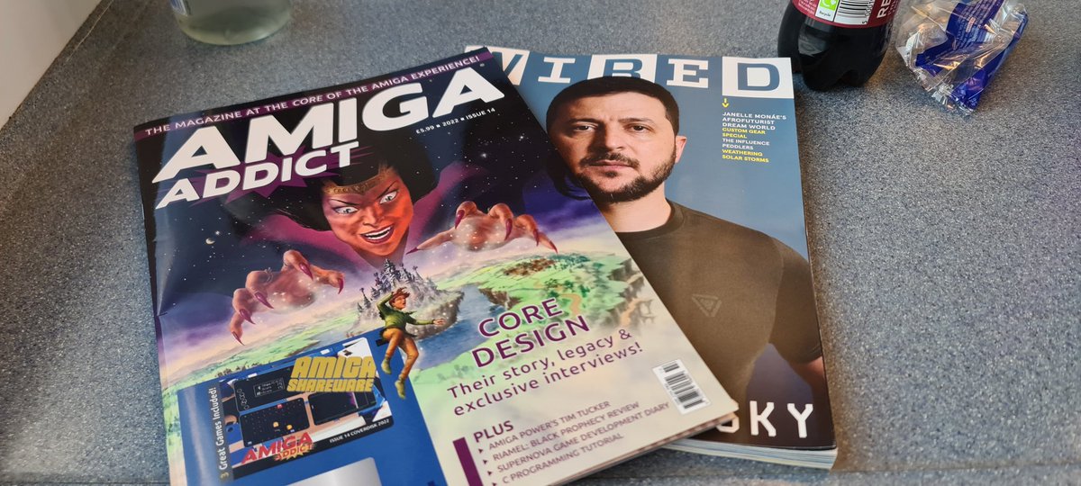 danabnormal's tweet image. Why yes, I AM travelling, how could you tell