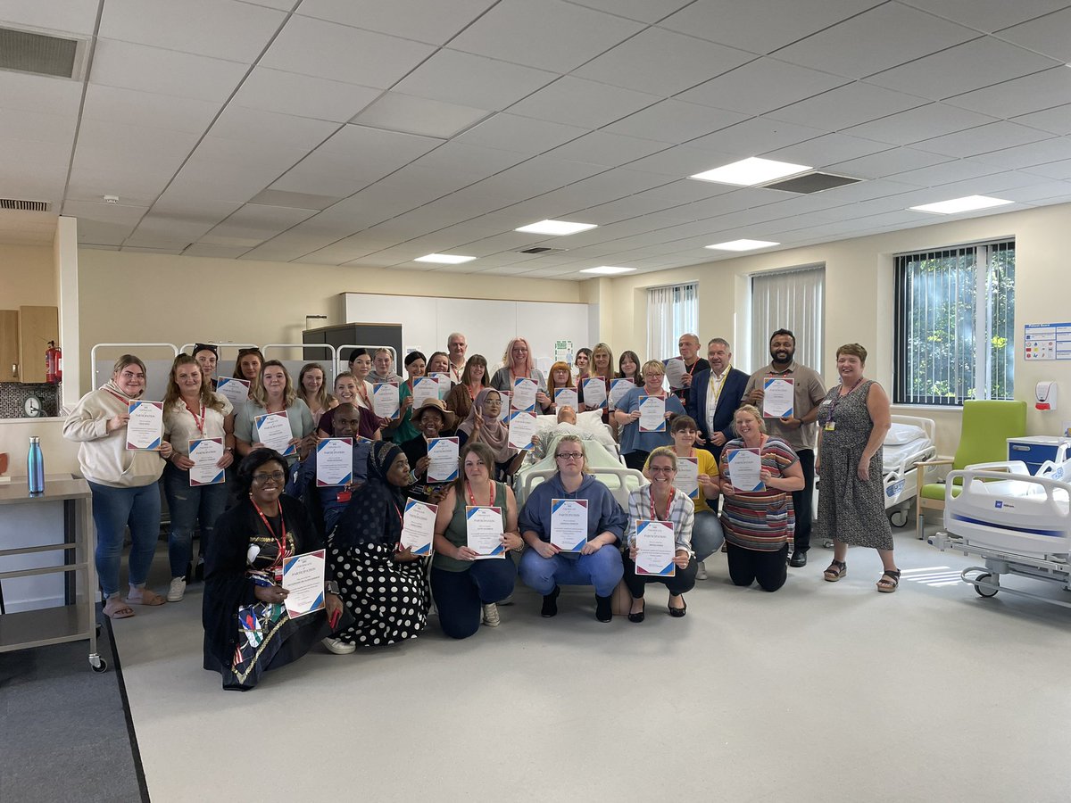 17bagcarol's tweet photo. Thank you so much @SWhitehouse23 for visiting our Academy HCSW’s your career path story is an inspiration for them and they were pleased to meet you @telfordcollege @alytrumper https://t.co/fwRu0ncVnv
