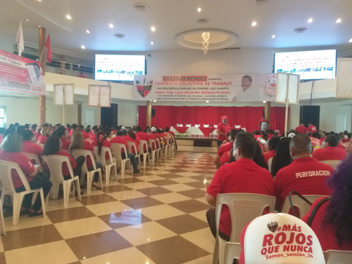 Merlin801027's tweet photo. La familia petrolera responde al llamado de nuestro Secretario General Carlos Jimenez Hernandez para nuestra asamblea informativa de los resultados obtenidos en la revisión de nuestro CCTV! Increíble muestra de hermandad, comunicación, lealtad y unidad que se vive https://t.co/l7PLstcwsX