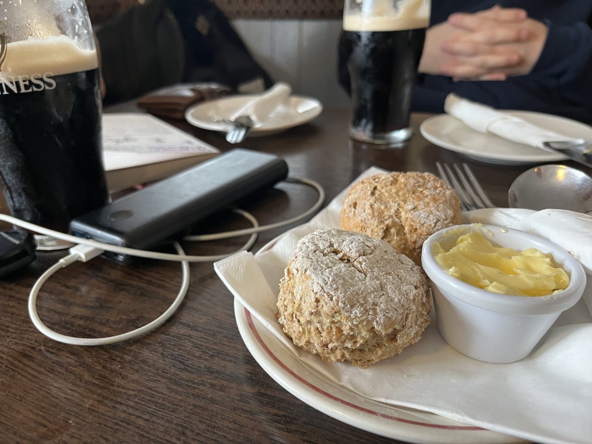 murrayabell's tweet photo. The Guinness, mussels and welcome at @mastersonsbar was excellent, outside, outstandingly damp, but inside homely and relaxing #Achill #Island #Dugort #Ireland https://t.co/GEI9QWx7Bg