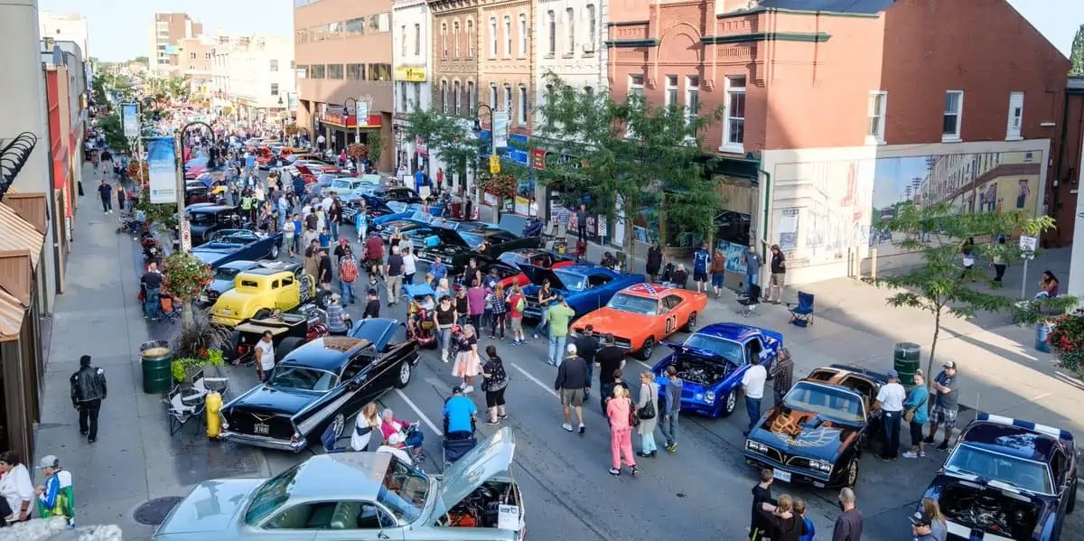 Fineazwinettv's tweet photo. Excited for my first #KarsonKing I’ll be live streaming some of the cars and events on my twitch around 5pm ! They are currently lining up outside my window and will be alllll the way down the street #oldcars #carlife https://t.co/6bYZfxHkxu