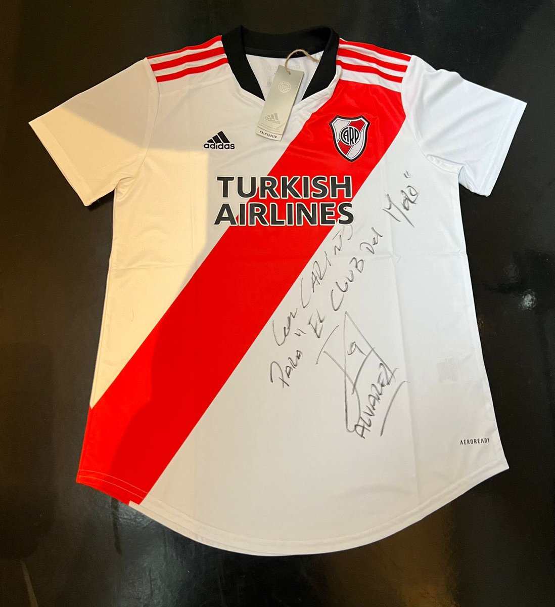 SANTIAGODELMORO's tweet photo. Hoy!!!A las 20hs hasta la medianoche estamos en vivo en #ElClubDelMoro en FM99.9 la 💯 📻y regalamos la camiseta firmada por JULIAN🍀🍀🍀 https://t.co/jUuC9Cm9BO