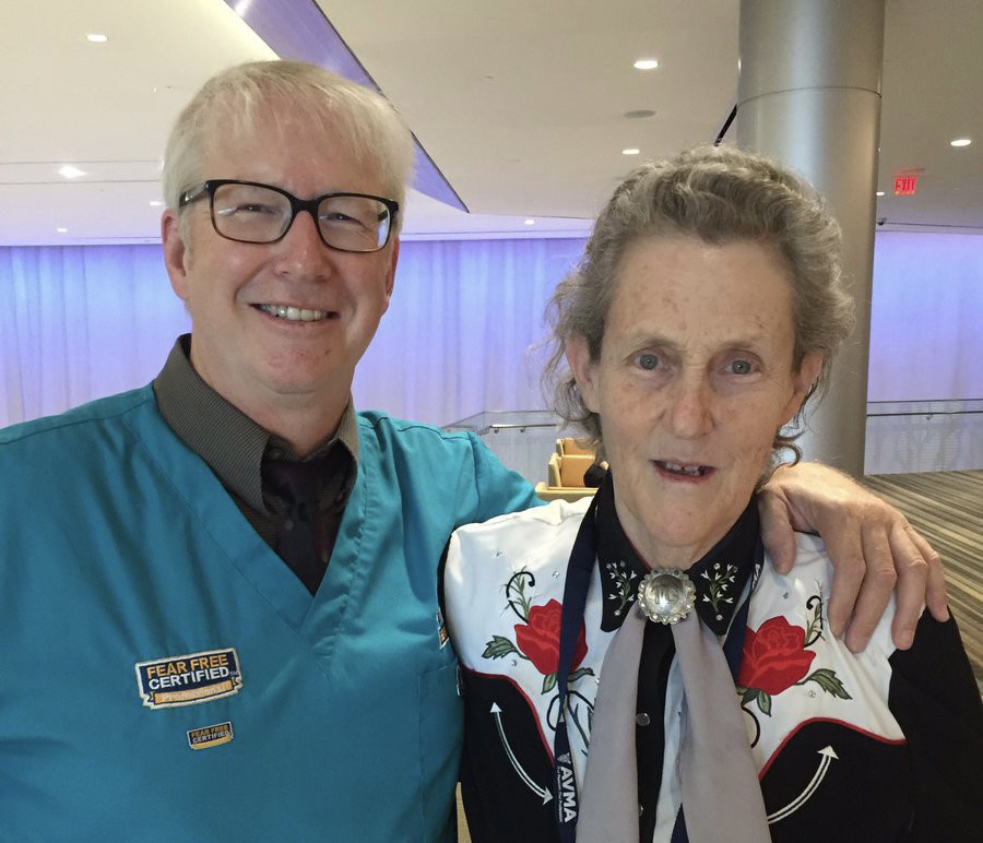 fearfreepets's tweet image. If you’re at #FetchKC, please stop by booth #837 at 2pm for a Fear Free video with Drs. Marty Becker and Temple Grandin!