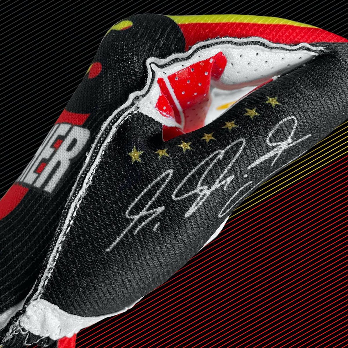 MSchumacherFans's tweet photo. A very special Michael Schumacher edition gloves by the -273 ™. 🔥🔥

Developed and designed in collaboration with his son Mick, to celebrate the 30th anniversary of his first Formula 1 victory, in Spa-Franchorchamps 1992. 

#F1 #KeepFightingMichael #KeepFightingFoundation https://t.co/8lgwOs5qlQ