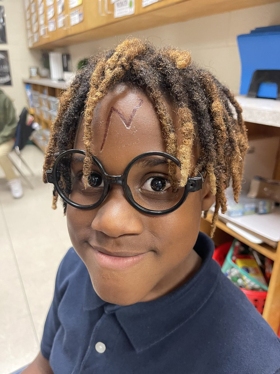 ramonajsavell's tweet photo. Our first book celebration of the year! Harry Potter and the Sorcerer’s Stone. They’ve had an exciting day filled with treats, trivia, discussions about family and friendships… FUN FRIDAY! #dicksontigers #erdprincipal #mcpss https://t.co/A6YDO5f3pg