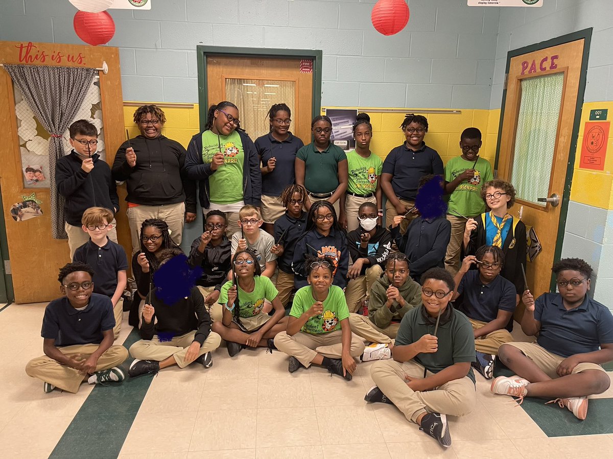 ramonajsavell's tweet photo. Our first book celebration of the year! Harry Potter and the Sorcerer’s Stone. They’ve had an exciting day filled with treats, trivia, discussions about family and friendships… FUN FRIDAY! #dicksontigers #erdprincipal #mcpss https://t.co/A6YDO5f3pg
