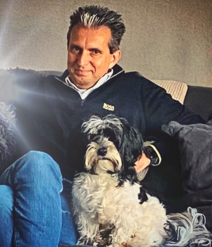 kurtfrenier's tweet photo. On this world dog day I have to put this picture of me &amp; my dog (a Havanese) to confirm that indeed “dogs look like their owners” …or is it the other way around? 😎🐶🤣 Do you have a similar picture? #WorldDogDay https://t.co/FbLFgDBLic